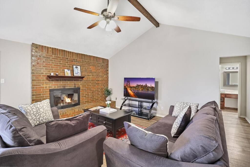 Cozy House Saginaw Tx 3Br 2Ba Sleeps 10 Just 12 Minutes Downtown Fort Worth Eksteriør bilde