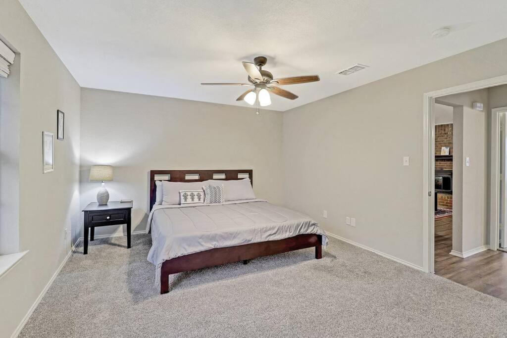 Cozy House Saginaw Tx 3Br 2Ba Sleeps 10 Just 12 Minutes Downtown Fort Worth Eksteriør bilde