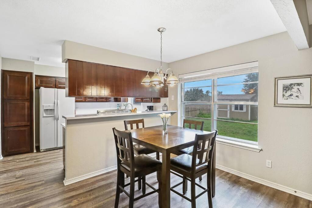 Cozy House Saginaw Tx 3Br 2Ba Sleeps 10 Just 12 Minutes Downtown Fort Worth Eksteriør bilde