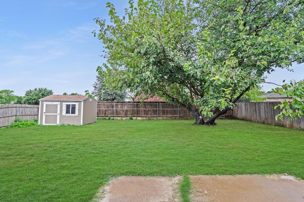 Cozy House Saginaw Tx 3Br 2Ba Sleeps 10 Just 12 Minutes Downtown Fort Worth Eksteriør bilde